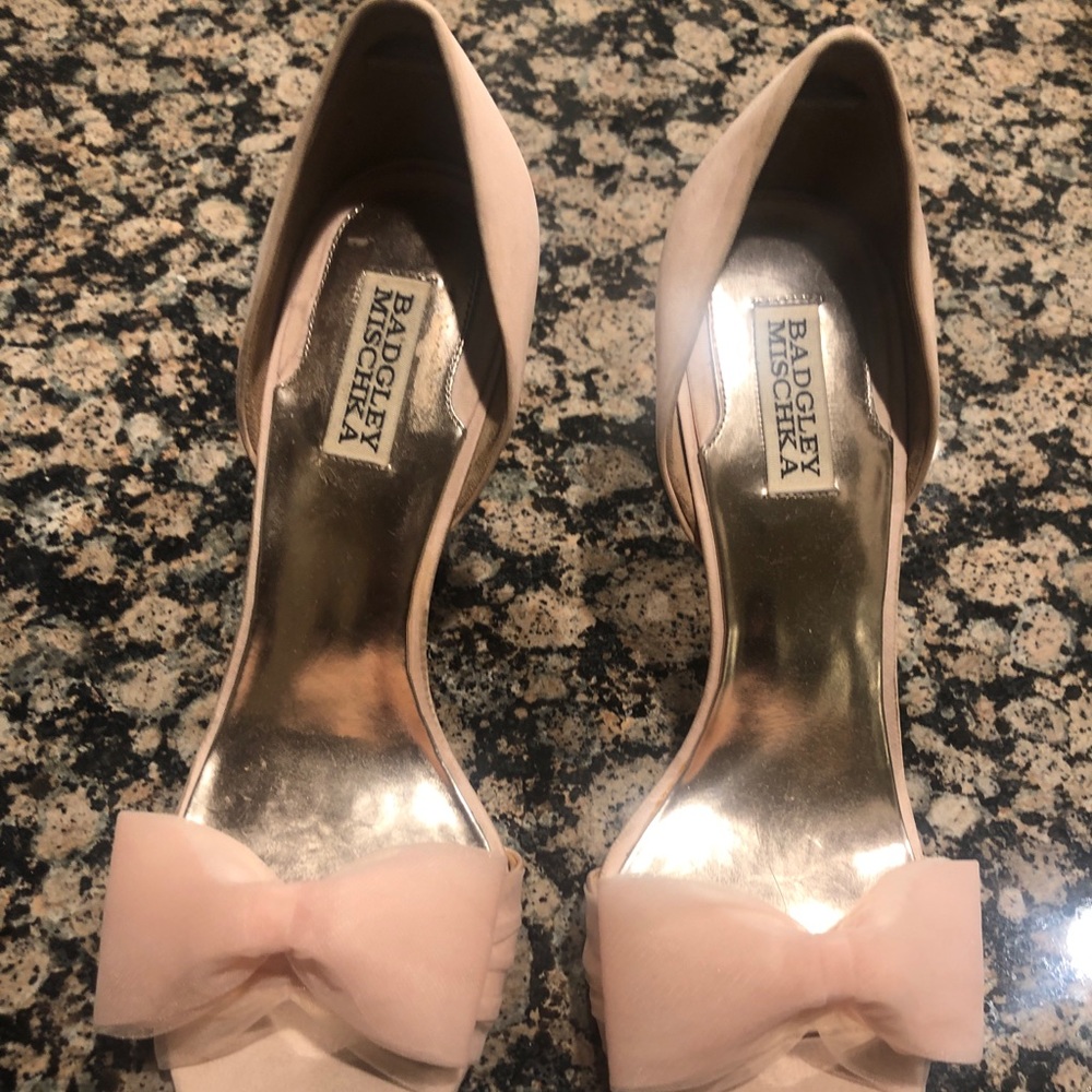 Peach princess pumps